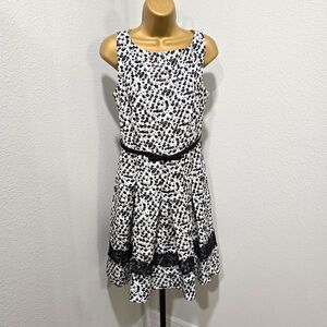 Sleeveless Dress Womens Sz 6 Fit Flare Black White Lace Trim Cottage Trad Wife